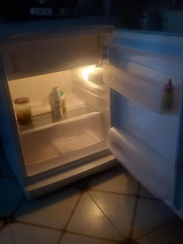 mini soyuducular: Mini Indesit Soyuducu Satılır, rəng - Ağ — 1