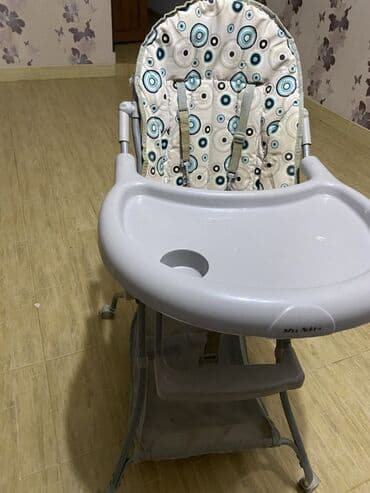 uşaq oturacagi: Uşaqlar üçün yüngül boz rəngli uşaq oturacağı, ağ və mavi dairələrlə — 3