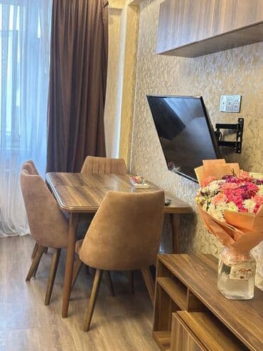 Qaşıqlar: 3 nefer qiz axdarilir - Künc divan: yumşaq nüanslı bej rəng, sağ/sol — 4