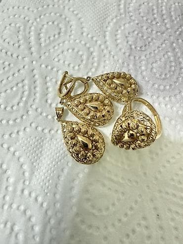 ucuz saat: Qızıl bəzək dəsti – sırğa, üzük və kulon 10 qramdir dest . Ucuz — 1