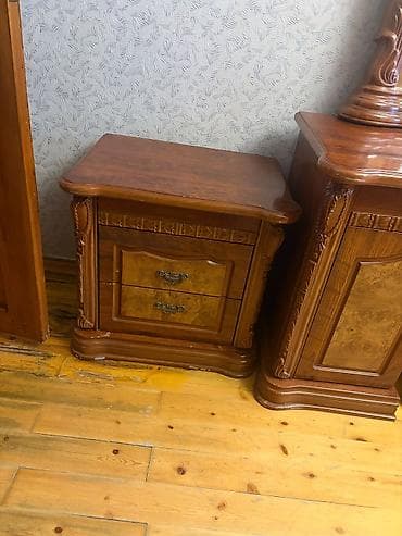 qoz: Klassik üslubda yataq otağı dəsti Komplekt: - İki nəfərlik çarpayı — 2
