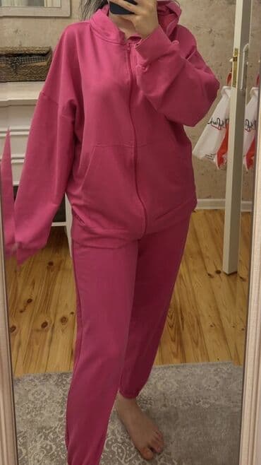 женские спортивные костюмы на синтепоне: Məhsul: Qadın idman dəsti - Rəng: Parlaq çəhrayı - Dəst: Kapüşonlu — 1