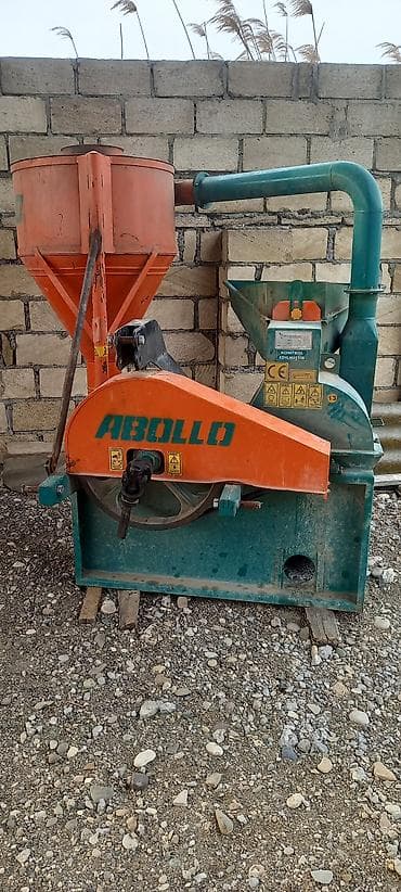 Abollo yem üyüdüb‑qarışdıran aparat (traktor PTO ilə işləyən) -