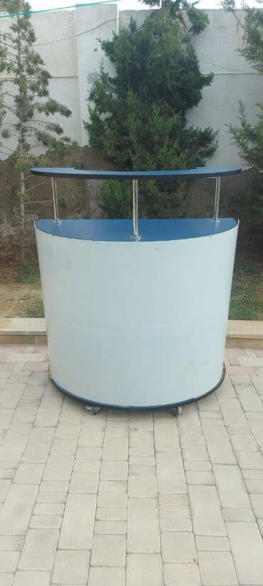 Стойка- ресепшон .Реклама,бизнес,разное.- . Высота-1, 15 Длина-1