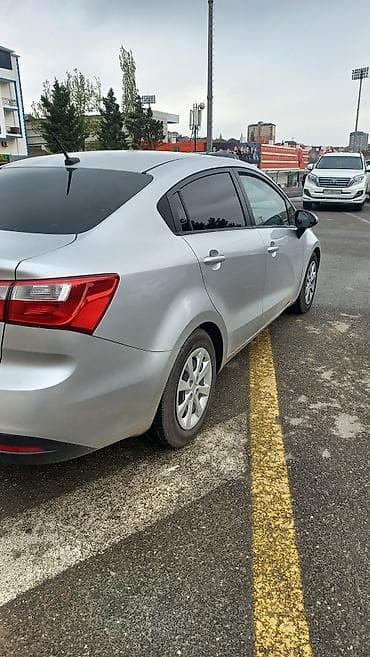 kia rio 2014: Kia Rio: 1.6 l | 2014 il Sedan — 4