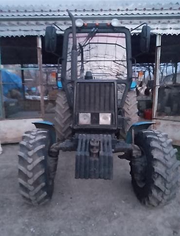 t 40 mator: Traktor MTZ Belarus (4x4) – ön çəkili - Güclü dizel mühərrik — 2