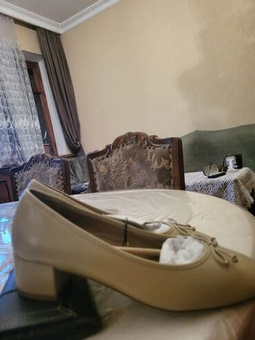 домашние женские тапочки балетки: Qadın baletka-tufliləri - Rəng: açıq bej - Model: yumru burunlu, üst — 1