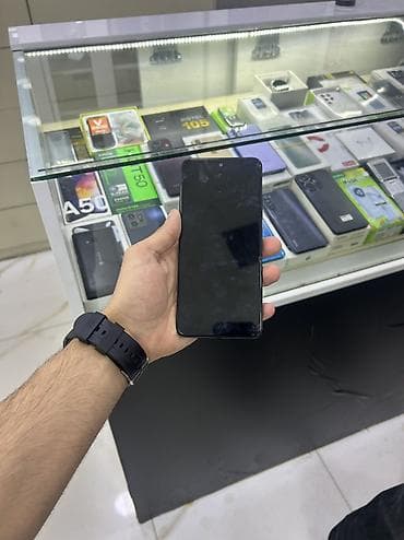 телфон: Redmi note 12\256 yadaş uzunde cat var başqa problemi yoxdu 20 m xerci — 3