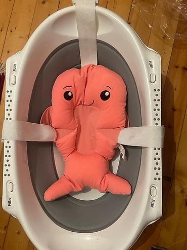giyimler: Uşaq vannası və vanna içliyi (balıq yastıq) birlikdə satılır. Körpəni — 1