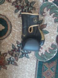 boks elcekleri qiymeti: Boks əlcəyi Təzədir 12 razmer 35 AZN Məhsul təsviri: - Brend: Venum — 4