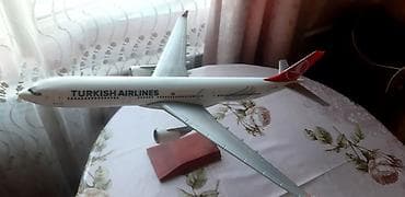 - Məhsul: Turkish Airlines sərnişin təyyarəsinin maketi - Material