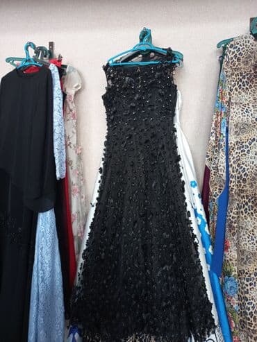 ziyafet paltarları: Ikinci el ziyafet geyimleri.her biri 10 man.sexsi biznesini qurmaq — 11