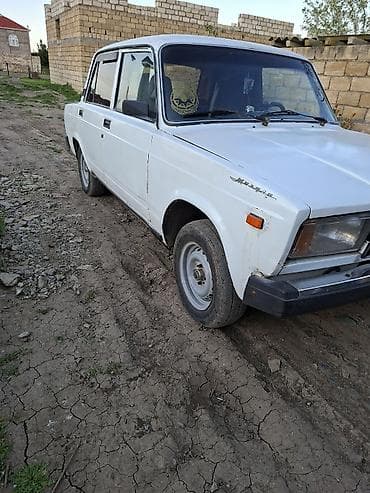 uaz 469 ucuz tap: VAZ 2107 “Jiquli” sedan - Kuzov: 4 qapılı, ağ rəng. Klassik künc fara — 3