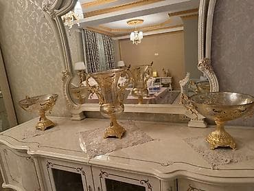 şirniyyat vitrin: Qızılı naxışlı dekorativ vaza və meyvə qabı dəsti - Tərkib: 1 ədəd — 8