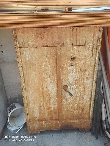 dolab skaf: Metall şkaf – iki qapılı, kilid/çəkmə qolu ilə - Material: qalın metal — 1