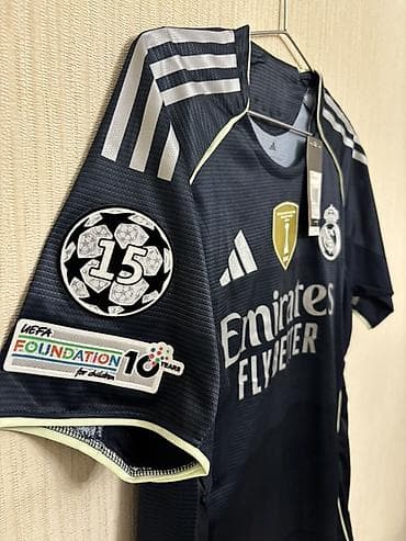 Futbolkalar: Futbolka, Adidas, M — 2