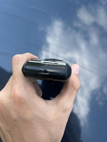 очки с камерой баку: Ferrari temalı lüks düyməli telefon - Korpus: qara rəng, mat-metal və — 2