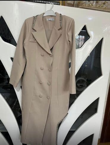 Kişi ayaqqabıları: Qadın geyimləri dəsti - Qırmızı kombinezon: V-yaxa kəsim — 3