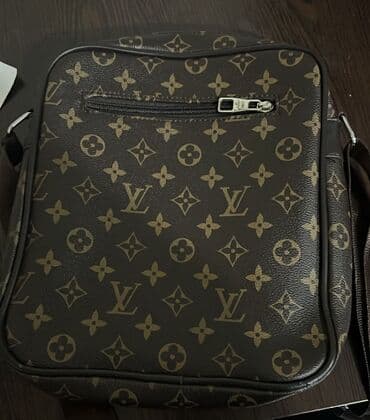 yuxuda qizil sirga itirmek nedir: Çiyin çantası, Louis Vuitton — 2