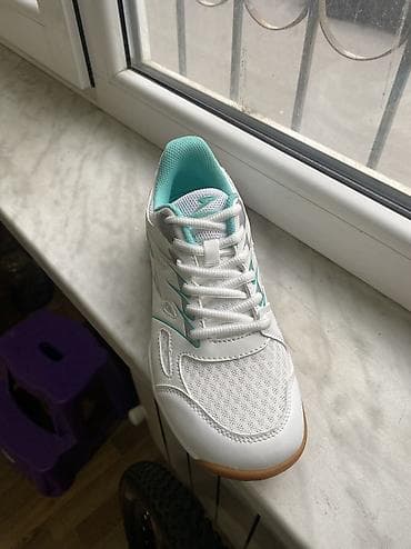 cekmeler 37: Krassovka 
Yeniyetmə Uşaq üçün
Əla keyfiyyət
37-38-39 ölçülər qalıb — 3