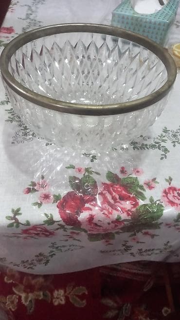 Xurustal meyve qabi qedimidi 2 ededi bunan isdeyen varsa yazsin -