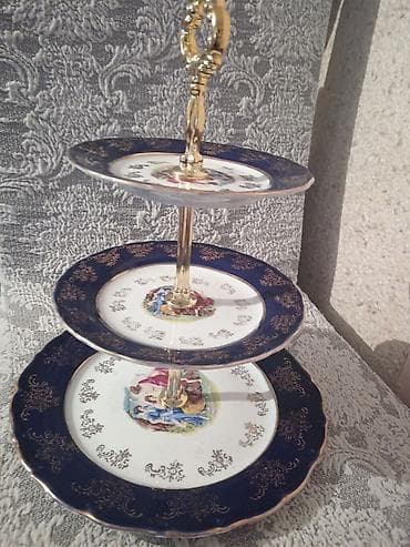 balta bıcaq: Zərif bəzəkli şüşə və porcelan stolüstü dəstlər 1) Şüşə likör dəsti - — 3