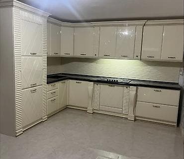 metbex mebeli ucun mermer: Klassik üslubda L formalı mətbəx mebeli - Rəng: krem/bej, parlaq səth — 1