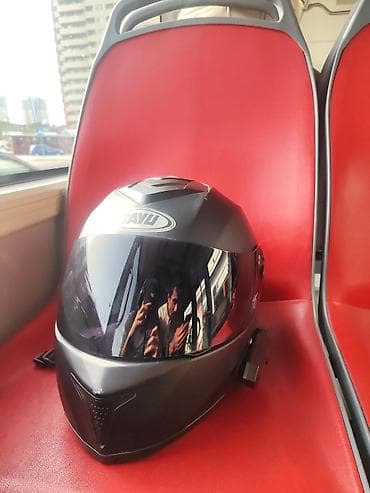 w202 on şuşə: Tam örtülü motosiklet dəbilqəsi – qara rəng, tünt vizorlu — 4