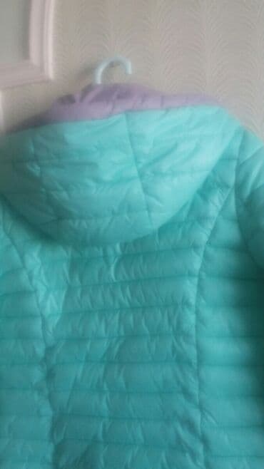 qadın gödəkçə: Eynime balaca oldugu ucun satiram .Razmeri S. 42.Rengi acig — 5