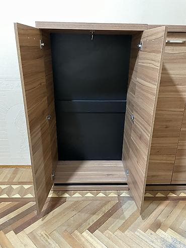 kreslo kokon: Daxildir: - Rəhbər masası (1 ədəd) - Köməkçi masa (1 ədəd) - Jurnal — 4