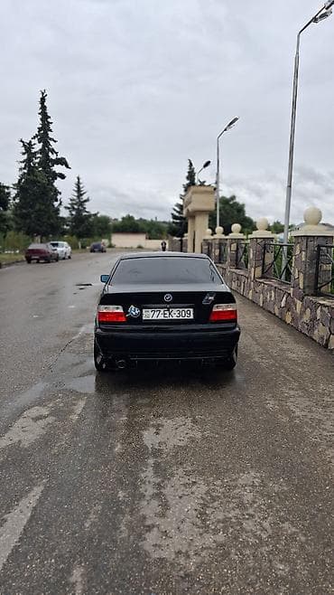 muhərrik yastığı: BMW 3 series: 1.8 l | 1993 il Sedan — 5
