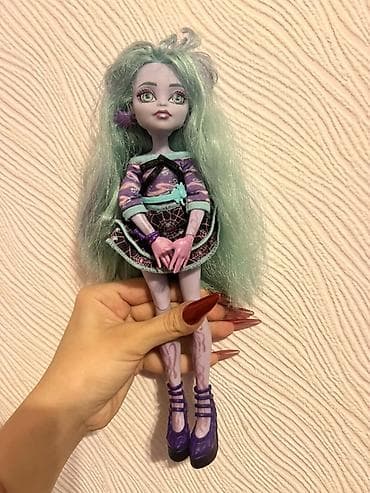 oyuncaq qız üçün: Monster High – Sleepover Party doll seti. Xüsusiyyətlər: - Personaj — 4