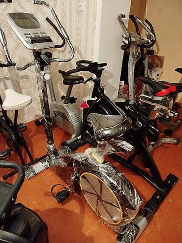 Müxtəlif markalara məxsus bir neçə velosiped trenajoru. Bu trenajorlar lalafo.az -da Müxtəlif markalara məxsus bir neçə velosiped trenajoru. Bu trenajorlar