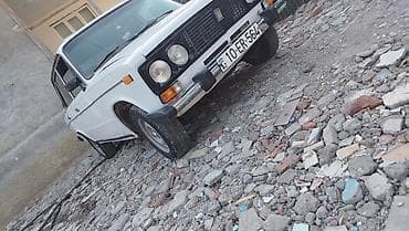 diski mala: VAZ 2106, ağ rəng, sedan kuzov. Texniki və daxili: - Mexaniki — 5