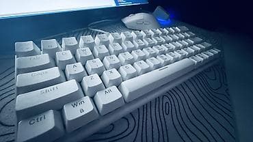 hp netbook mini: RGB işıqlanmaya malik 60% mexaniki klaviatura - 63 düyməli kompakt — 3