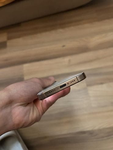 ipad 4 pro: IPhone 16 Pro, 128 GB, Qızılı, Face ID — 5