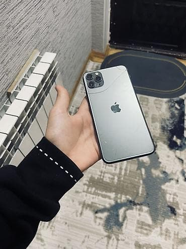 z fold 3: IPhone 11 Pro Max, Space Gray — 3