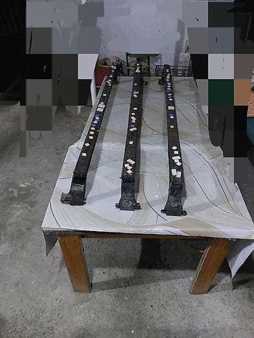 Vaz 21 04 baqajı yaxşı vəziyyətdədir,3 ədəddir,bəzən zəng çatmasa