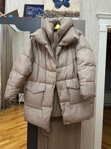 Qadınlar üçün qalın, isti puffer tipli qış şişmə kurtka. - Rəng