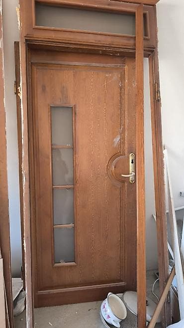 acar dəsdi: Taxta giriş qapısı və üst şüşəli hava pəncərəsi (falş) dəsti. - — 1