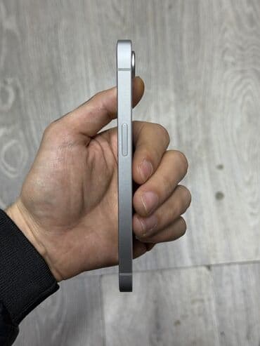 Видеоигры и приставки: IPhone 16e, 128 ГБ, White Titanium, Беспроводная зарядка, Face ID — 3