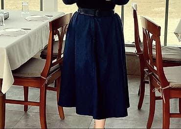 Qadınlar üçün tünd mavi, midi uzunluqda cins ətək - Kəsim: A-kəsim