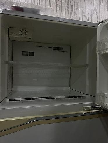 soyuducu ev ucun: 2 qapılı LG Soyuducu Satılır, rəng - Ağ, Təkərli — 3