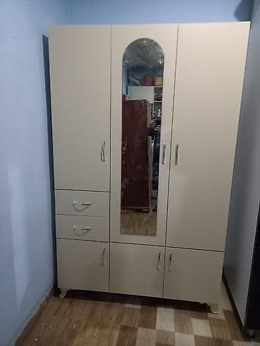 taxt matraslari: Yeni, 3 qapılı, Güzgülü, Bej, Digər material, Açılan, Düz dolab — 1