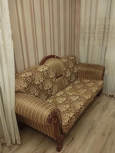 Klassik üslubda yumşaq mebel dəsti - Tərkib: 3 nəfərlik divan və 2 lalafo.az -da Klassik üslubda yumşaq mebel dəsti - Tərkib: 3 nəfərlik divan və 2