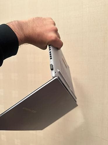 ASUS VivoBook noutbuku 3000 manata alınıb 950 manata satılır 512GB — 4