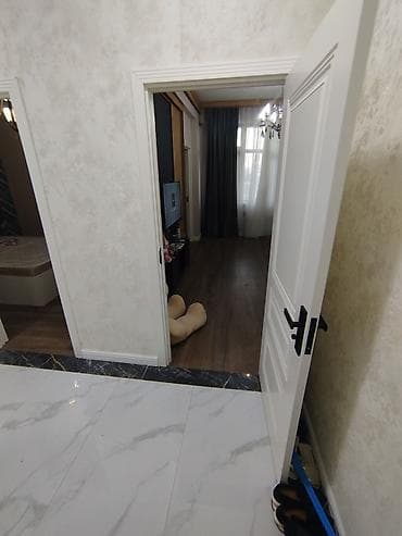 Eve 1 xanım otaq yoldaşı teleb olunur divan da qoyulacaq yanliz fikri