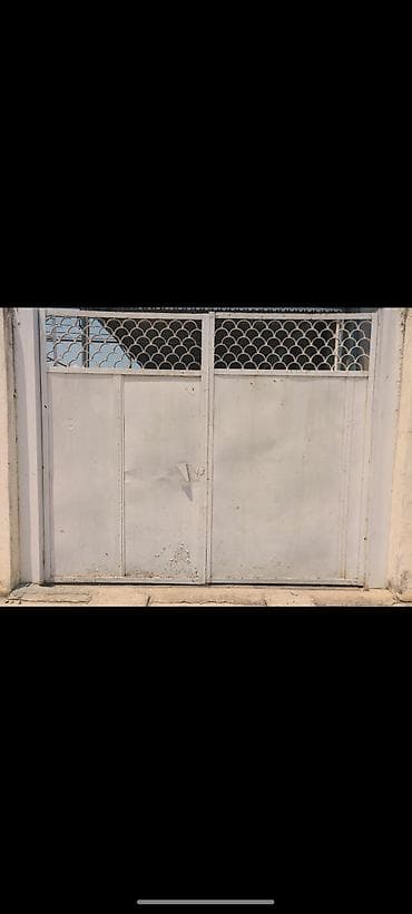 plasik qapi: Dəmir darvaza satılır eni 3 metr hündürü 2.50 stoykalari 20 sm şveller — 1