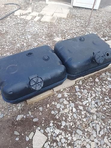 Məhsul: Avtomobil yanacaq çənləri (2 ədəd) Təsvir: - Qara rəngli