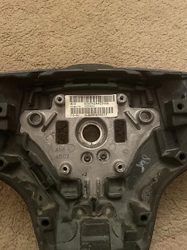 bmw e60 m: E60 m rul original (parça parçada sataram)

Məhsul: Avtomobil sükanı — 5